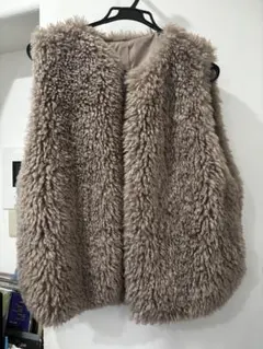 mystic フェイクファーベスト ベージュ