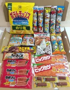 ポテトチップス、うまい棒、スナック菓子　チョコ菓子　お菓子　駄菓子　詰め合わせのサムネイル
