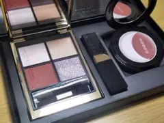 【sale】SUQQU2021ホリデーメイクアップキットA