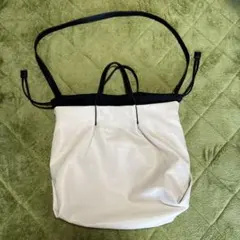 ホワイト ショルダーバッグ　白