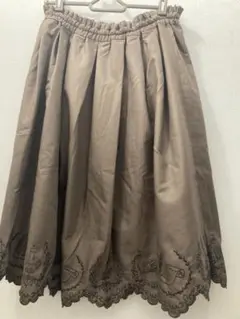 axesfemmeポエティック裾スカラップ刺繍スカート茶