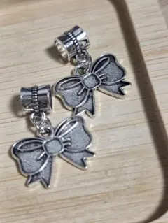 P-1　リボンロンデル　チャーム　アンティークシルバー
