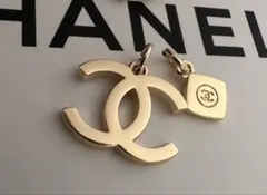 シャネル CHANEL チャーム ホリデー ノベルティ　ゴールド
