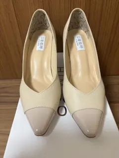卑弥呼 HIMIKO パンプス ベージュ 22.5cmのサムネイル