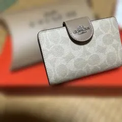 未使用COACH ベージュ 二つ折り財布