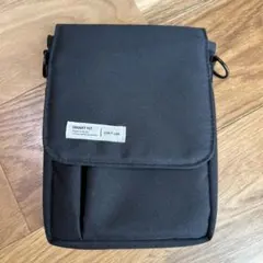 LIHIT LAB.　スマホショルダー　ブラック