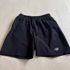 New Balance ブラック ショートパンツのサムネイル