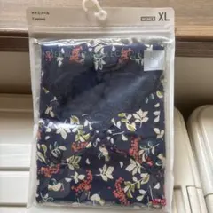 UNIQLO キャミソール 花柄 ネイビー XLサイズのサムネイル