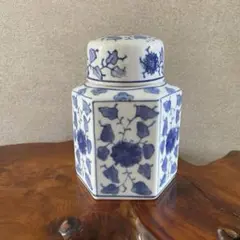 青花磁 青花缶六角茶缶 景徳鎮 陶磁器 装飾品 現代工芸品 美術品 置物 青花磁 青花缶六角茶缶 景徳鎮 陶磁器 装飾品 現代工芸品 美術品 置物
