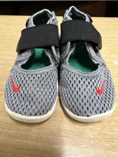 ナイキ　リフト　キッズサンダル　13cm