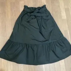 ユニクロ　ティアードスカート　カーキ色　フレアスカート