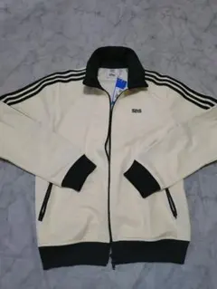 adidas トラックジャケット