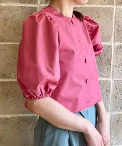 川口春奈さん着用 PICCIN ピッチン 襟ビックパールブラウス - メルカリ