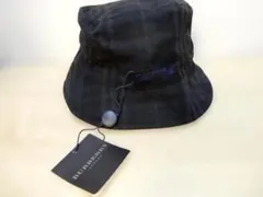 《新品タグ付き》リバーシブル　バーバリー キッズハット　バケットハット チェックのサムネイル