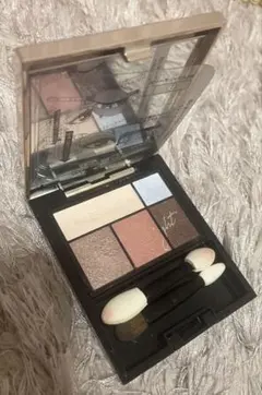 MAQuillAGE アイシャドウパレットRD302