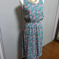 花柄ノースリーブワンピースのサムネイル
