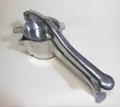 Item thumbnail for item 3d7189d9-2cc6-46ca-8f5b-b61d9630f88a