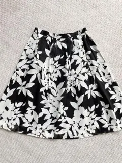 ☆美品☆TOMORROWLANDトゥモローランドボールジィ　フレアスカート☆のサムネイル