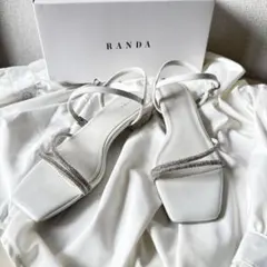 RANDA ランダ シルバー ビジューサンダルLサイズのサムネイル