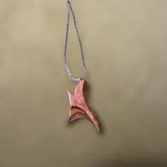 木製抽象デザインネックレス