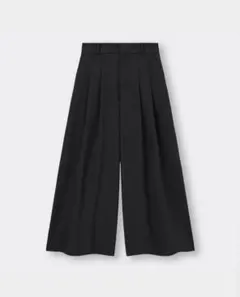 タックワイドフレアパンツ　黒　ブラック