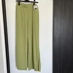 オリーブグリーン ワイドパンツ スリット入り