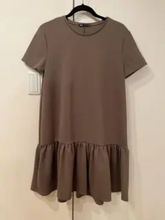 【美品】ZARA フレアワンピース　サイズＭ　ブランド