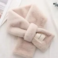 ホワイト フェイクファーマフラー 防寒 ふわふわ ティペット 差し込み 冬コーデ