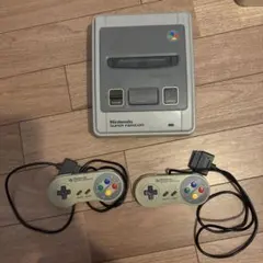 Nintendo Super Famicom 本体とコントローラー2つ