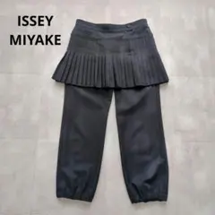 美品✨ イッセイミヤケ スカート付きパンツ プリーツスカート ネイビー 上品 紺 中古・古着通販】ISSEY MIYAKE (イッセイミヤケ) プリーツスカート