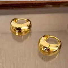 【新品未使用✨️】 ゴールド ピアス 上品 オフィスカジュアル 結婚式 誕生日