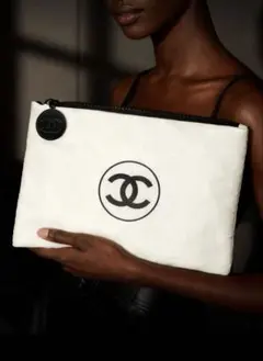 新品未使用 CHANEL ノベルティ ブラック ×ホワイトナイロンポーチ旅行