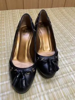 BALLY タッセル付き黒ハイヒールパンプス