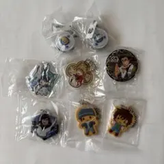 新品未開封　くら寿司　鬼滅の刃　コナン　など　ストラップ 缶バッジ8個セット