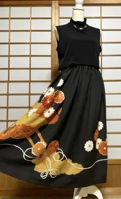 3187着物リメイク黒留袖　ロングスカート