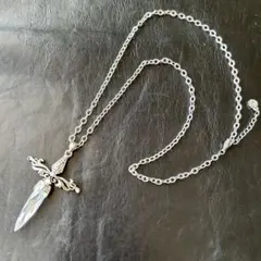 クロス型クリスタルペンダントネックレス