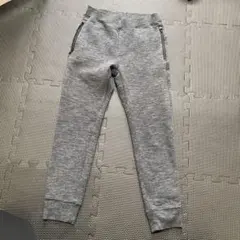 UNIQLO グレー ジョガーパンツ サイズ140