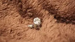 クリスタルラウンドカットピアス