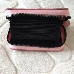 カードケース　編み込み ラウンドファスナー ピンク コンパクト
