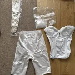 ブライダルインナー　ホワイトコルセット パッド・手袋付き