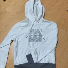 アンダーアーマー　パーカー
