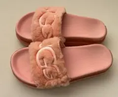 UGG アグ ファー刺繍ロゴサンダル ピンク