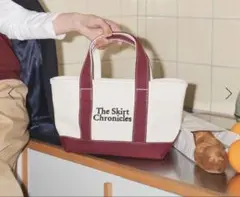The Skirt Chronicles トートバッグ ボルドーのサムネイル