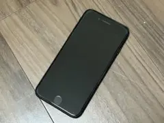 Apple iPhone SE 第2世代 ブラック 本体　128GBのサムネイル