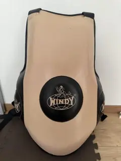 WINDY ボディプロテクター ベージュ/黒のサムネイル