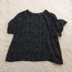 アダプトリテイリング　水玉ドット柄　フリルスリーブ　クルーネックブラウス　黒　Fのサムネイル