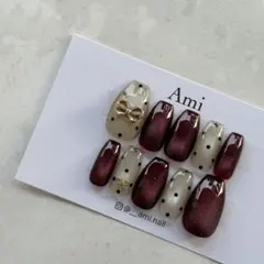 ネイルチップ＊ボルドーベージュ フラッシュ マグネット 黒ドット ゴールドリボン