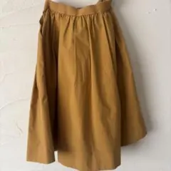 ユニクロ　ハイウエストドライストレッチタックスカート