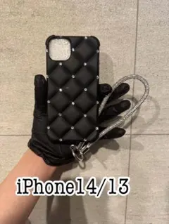 iPhone14/13ケース　キルティング チャーム付き　ブラック　黒