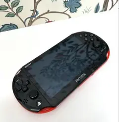 PS Vita 本体 PCH-2000 ブラック&レッド　ジャンク品